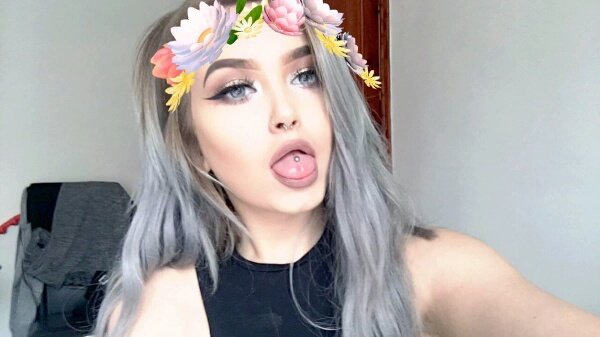 anxious_loser's tweet photo. New fake, rt  🌸 https://t.co/eiKTUbHQso