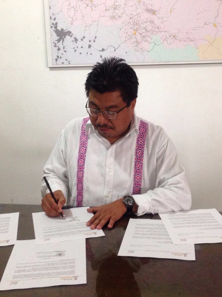 DEELAYUUK's tweet photo. Hoy he presentado mi renuncia a la Titularidad de la SAI, y exijo un Diálogo urgente entre el Gobierno y la CNTE. https://t.co/NfPxB0WT7j