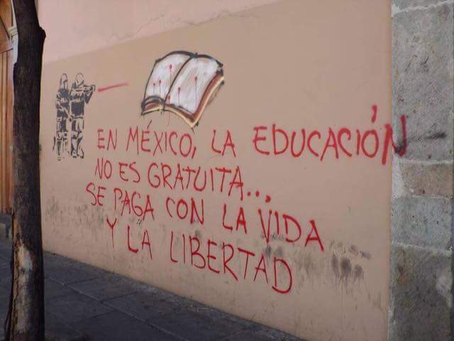 EstudiantesLC's tweet photo. 6 muertxs en México entre estudiantes y profesorxs. Vuestra lucha es nuestra lucha, adelante, ni un paso atrás. https://t.co/FeNQgvg1Tm