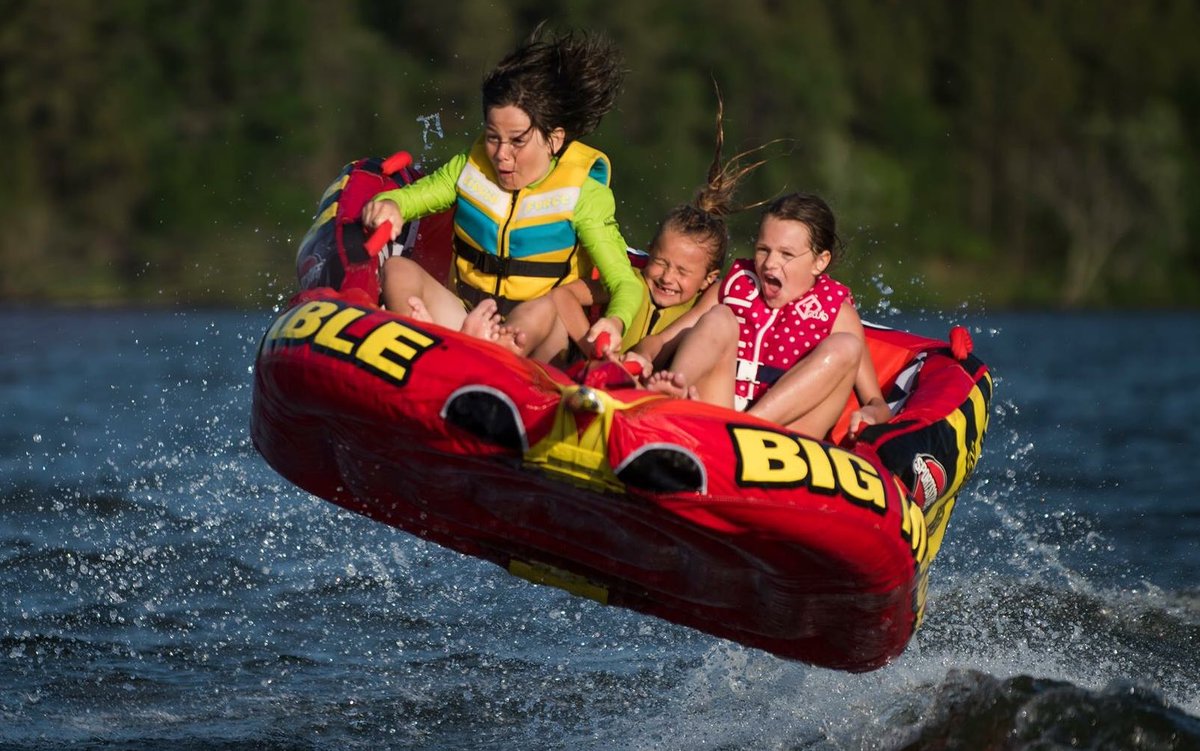 Creating childhood memories to last a lifetime. @Sportsstuff_H2O #summerfun #lakelife