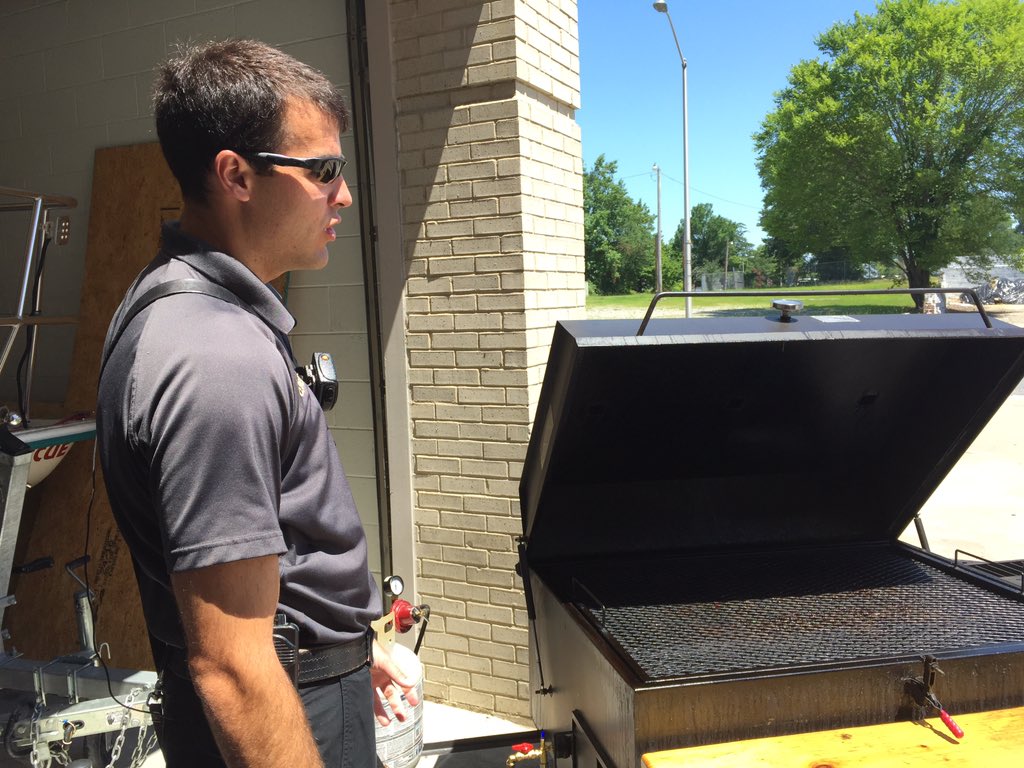 NicoleFordTV's tweet photo. It's peak season for grilling and with last nights grill fire in greenville we are talking grilling safety. @wcti12 https://t.co/0DgpfxJX92