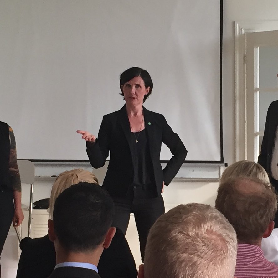 Ikväll valde vi nytt kommunalråd för stadsbyggnad och service. Ett stort grattis till <a href="/martastenevi/">Märta Stenevi</a>!