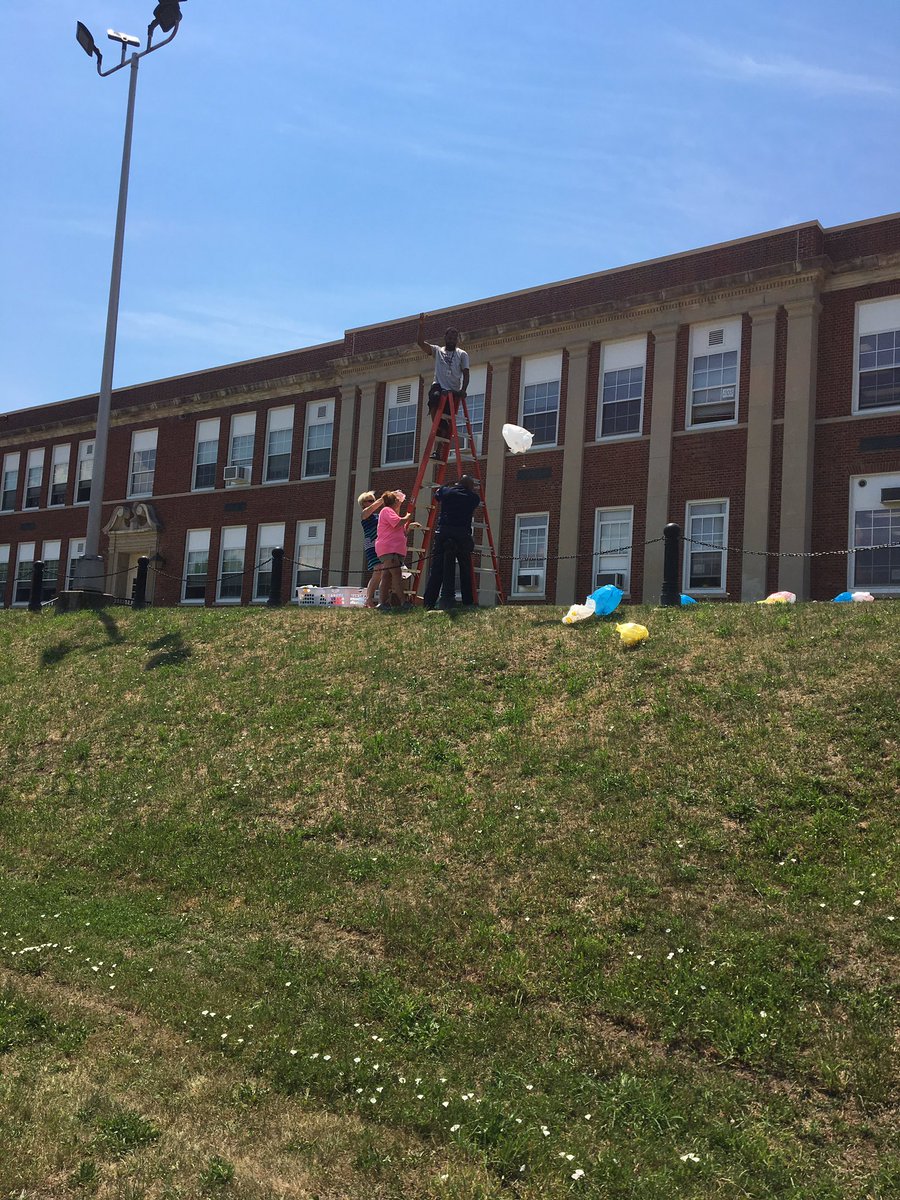 PrimeauxASM601's tweet photo. Gus is having a great time at ASM! @DGalente #ACSDBUILDS https://t.co/pPBGeQxZnF