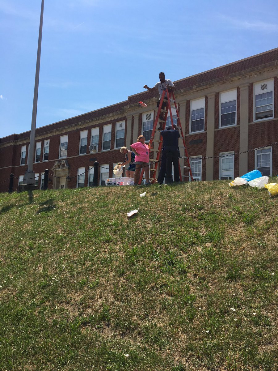 PrimeauxASM601's tweet photo. Gus is having a great time at ASM! @DGalente #ACSDBUILDS https://t.co/pPBGeQxZnF
