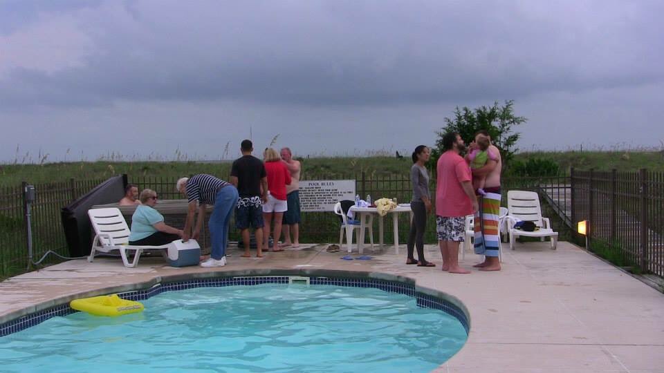 gbestadt's tweet photo. @nclottery #RubyRedHotSummer hanging out by the pool at the beach. https://t.co/ZQ5GBnVvAq