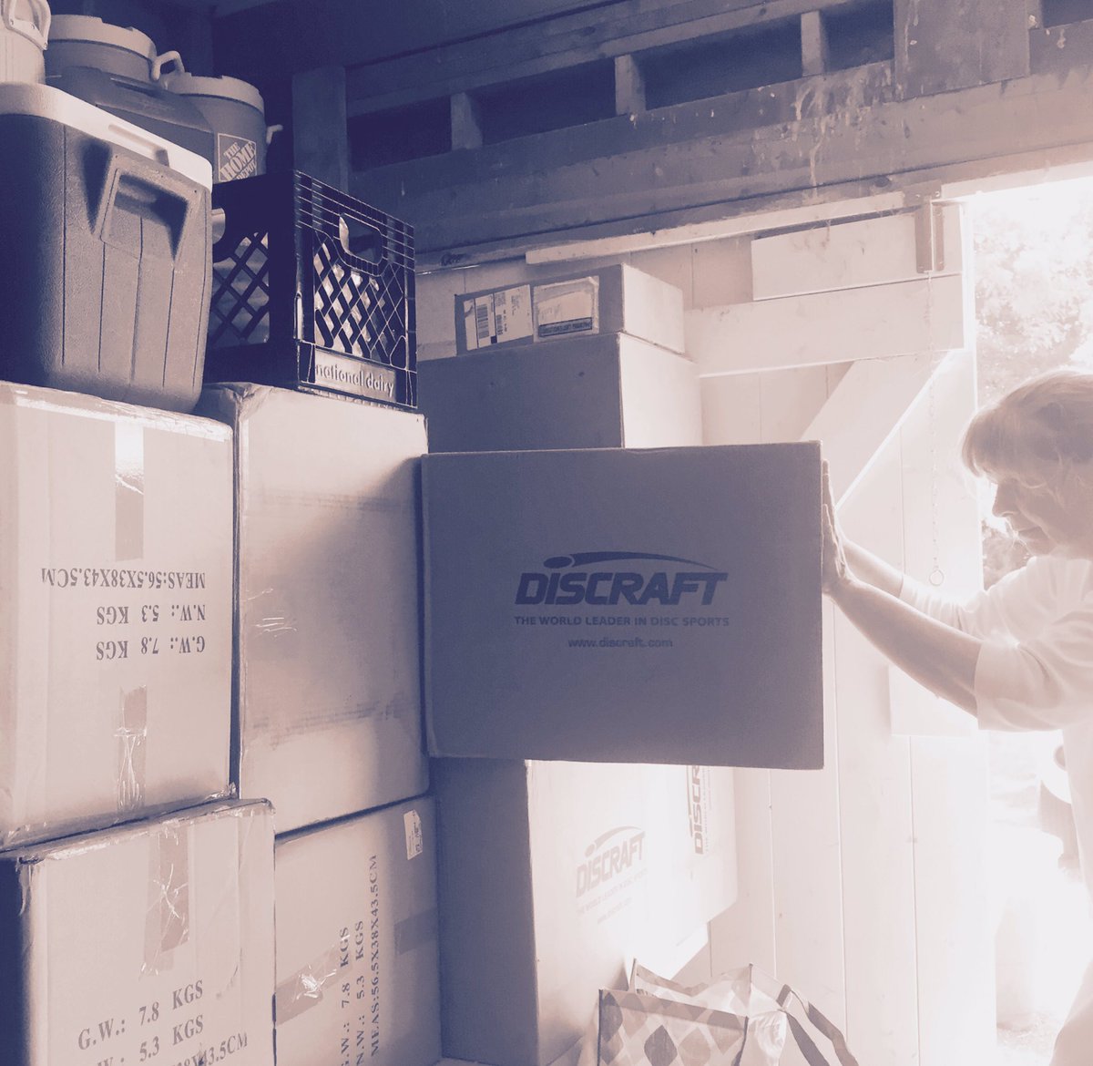 NUTC_Amherst's tweet photo. 400+ discs here 1 week early thanks @DiscraftULT
12 days #preppingforNUTC #maroondiscs #golddiscs #summerinamherst https://t.co/Kg4znPQzXg