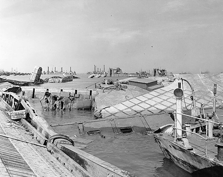 RealTimeWWII's tweet photo. Summer storm of unprecedented strength sweeps English Channel, pounding Allied fleet &amp; wrecking artificial harbours. https://t.co/jQSYkMmh5X