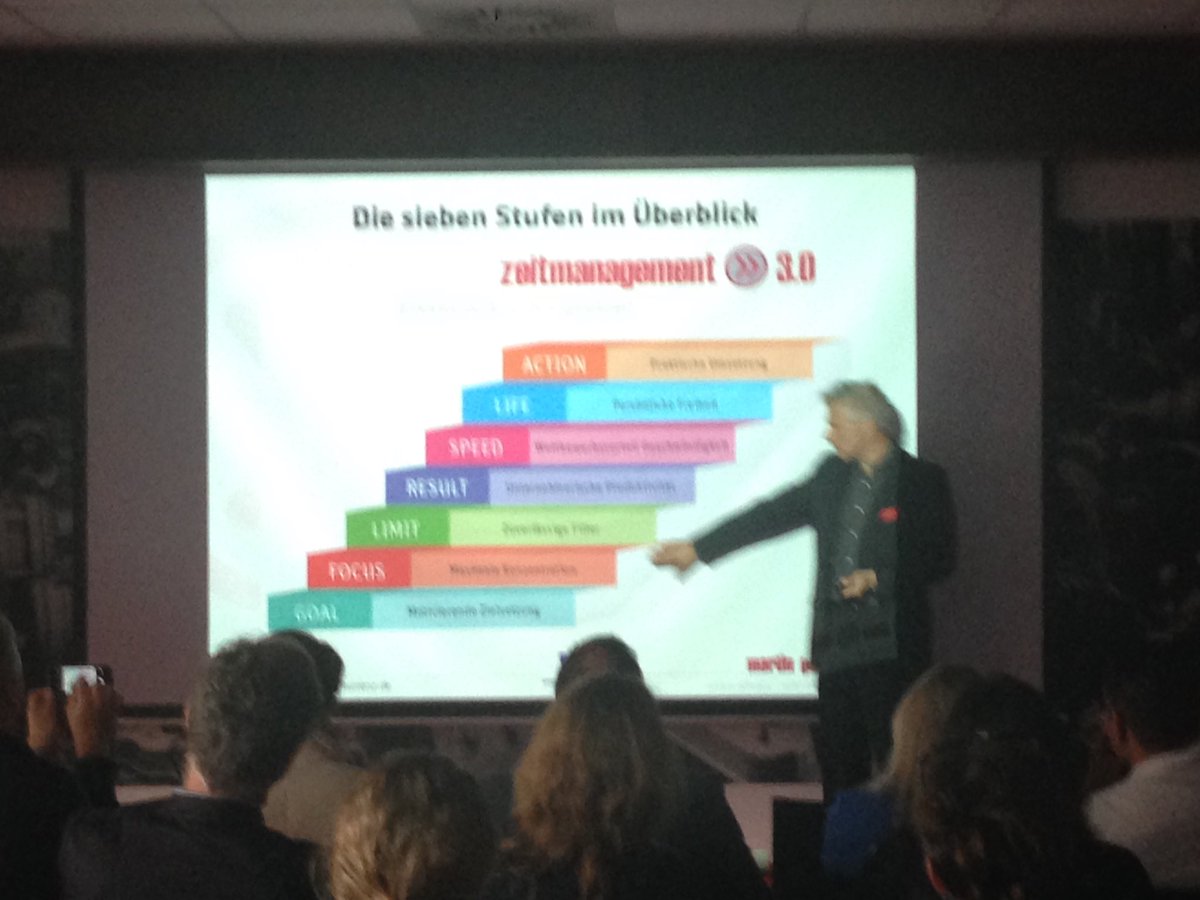 marketingberlin's tweet photo. Erst #Besichtigung #AlteFörsterei - dann #Vortrag #MartinGeiger - #Eisern #1FCUnion #MarketingClubBerlin https://t.co/WUYLNQVo8R