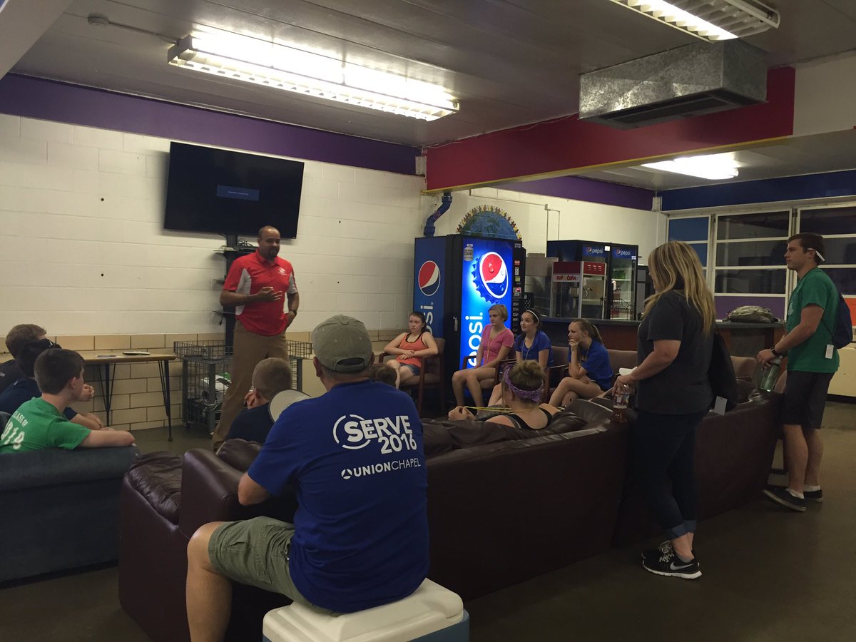 bgcmuncie's tweet photo. Shoutout to Team T for committing to volunteer at the Club for this SERVE week! #UCServe2016 https://t.co/boYeu6UhWi