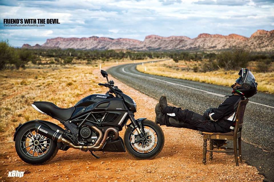 100BonnieMans's tweet photo. Friend's with the Devil !
#DUCATI #motorbike #devilspirit https://t.co/vdgPAqXzy1