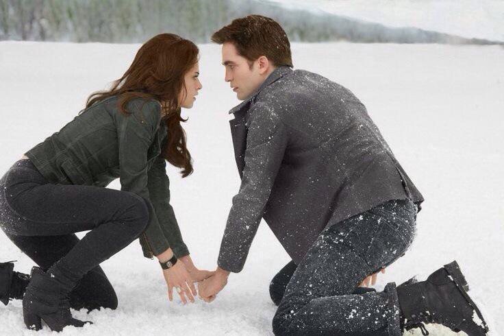 _alicestew's tweet photo. Happy birthday to the best husband, father, son, brother and vampire 💜
#HappyBirthdayEdwardCullen https://t.co/jlyVYXjVQs