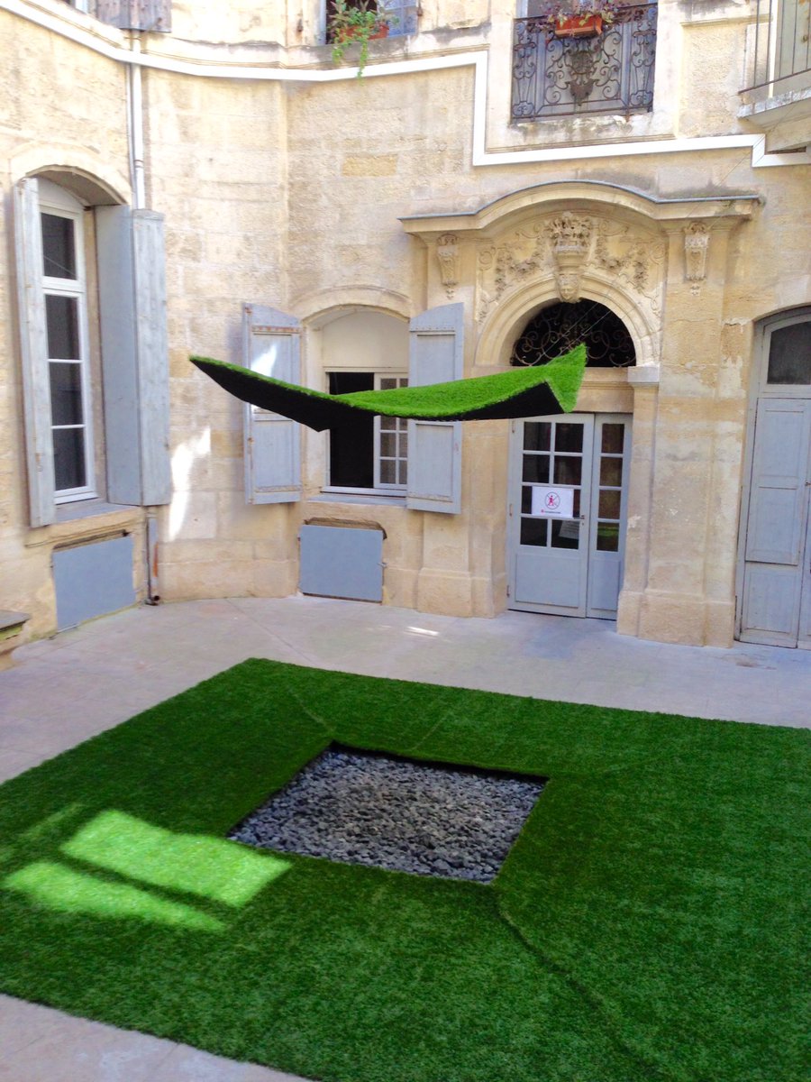 CentrimmoBySCS's tweet photo. La tête dans les nuages & les pieds sur "archi-terre" découvrir, imaginer, rêver à #Montpellier @FAV_34 #FAVMTP2016 https://t.co/ZufUjcjAgF