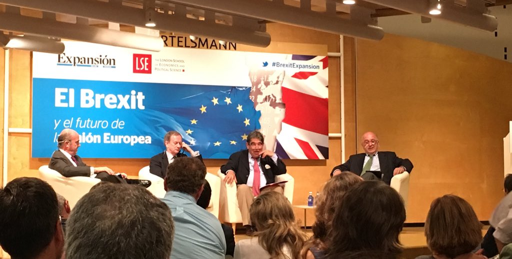 quiquemari's tweet photo. "Hay más razones emocionales que racionales en el #Brexit", @AlmuniaJoaquin dixit #BrexitExpansion https://t.co/DAHF0OQLbR