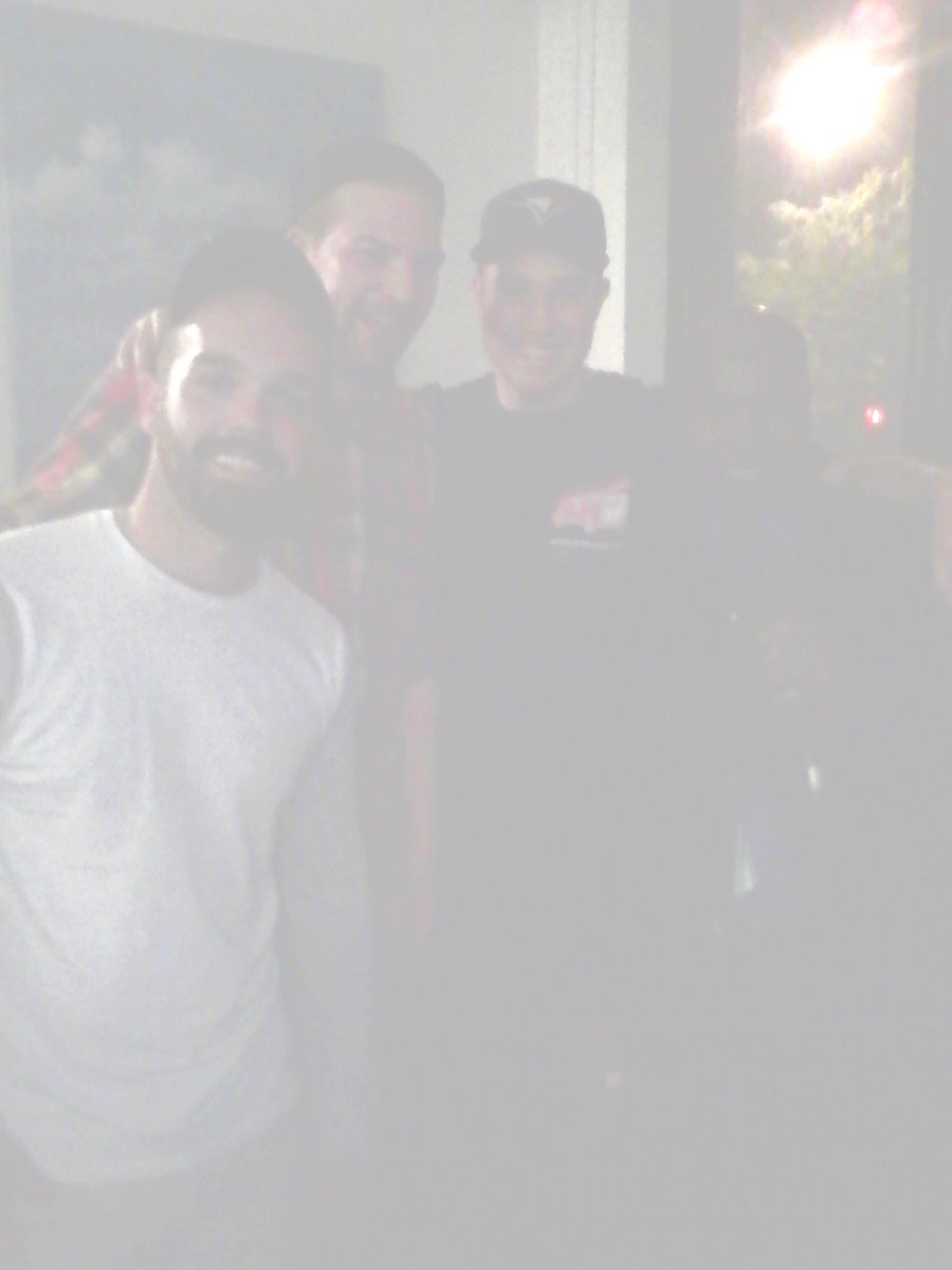 abeenasamm's tweet photo. These Gentleman were the last to leave ...
they said they were just loving the vibes!
#OneVoiceOneMic
#ThankYou ! https://t.co/85kONoQMSp