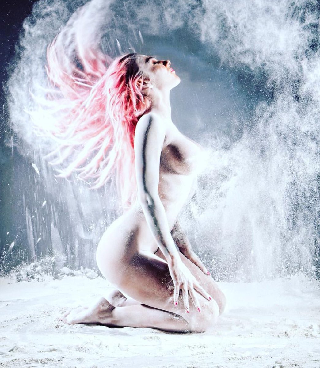 paula_GH15's tweet photo. Backing soda parteh 🌫🌸 https://t.co/PUpoLynXtK