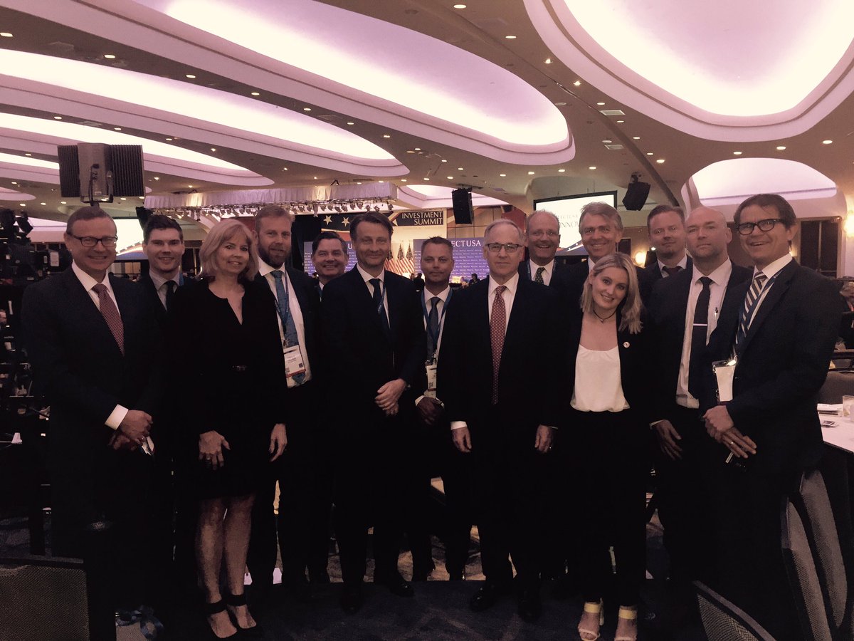 samphotos's tweet photo. #SelectUSA2016 #NorwegianDelegation @NixonPeabodyLLP #norwayus @NorwayUS Norwegian Delegation ready to go. https://t.co/yj6QVa3rnN