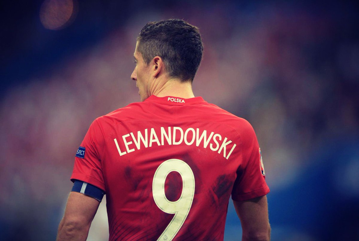 Tellementfoot's tweet photo. Robert Lewandowski. 🔥⚽️ https://t.co/KXCjVekl9u