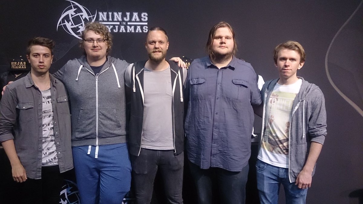 EsportOlofstrom's tweet photo. Roadtrip Dreamhack! #EsportOlofstrom #NiPZONE #Dreamhack #HoLliD4YGamer #kvartenzz #roadtrip #ESport #weekend https://t.co/Fpjvex3rgT