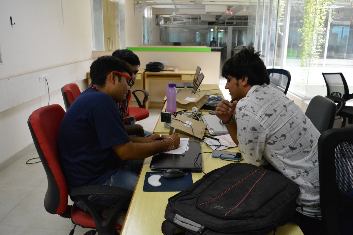CodeVadodara's tweet photo. Young minds at work at #CodeVad #hackathon4good https://t.co/46MQl0mvcU