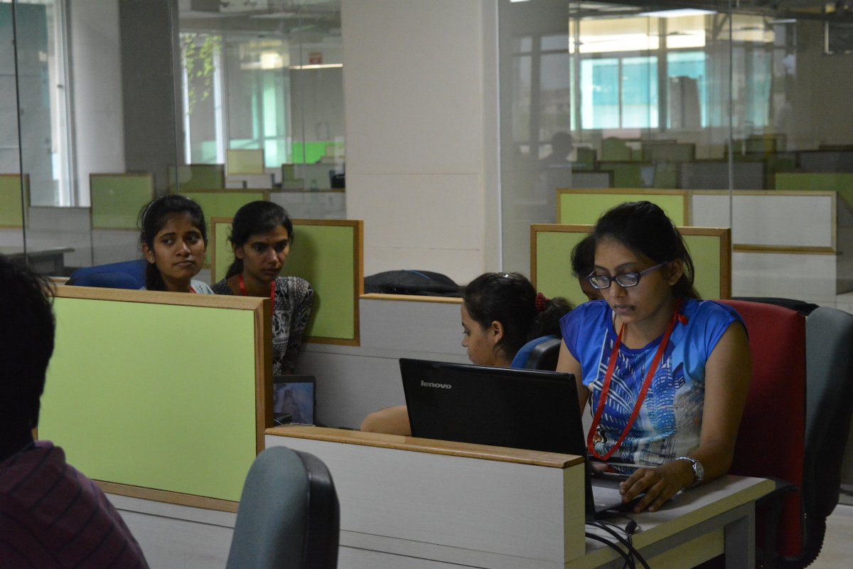 CodeVadodara's tweet photo. Young minds at work at #CodeVad #hackathon4good https://t.co/46MQl0mvcU