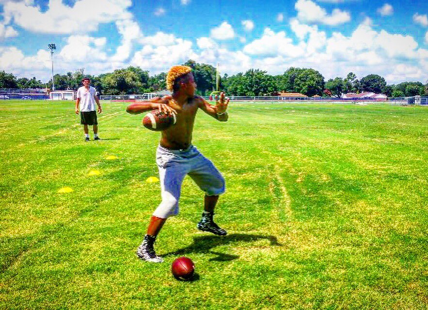 Dab2Live's tweet photo. 2018 @iAmCalebDabney Puttin in work today.. #FallCampPrep #aintnoelevatorsyougottatakethestairs THE TOP @QBHitList https://t.co/xxc6dvo8GQ