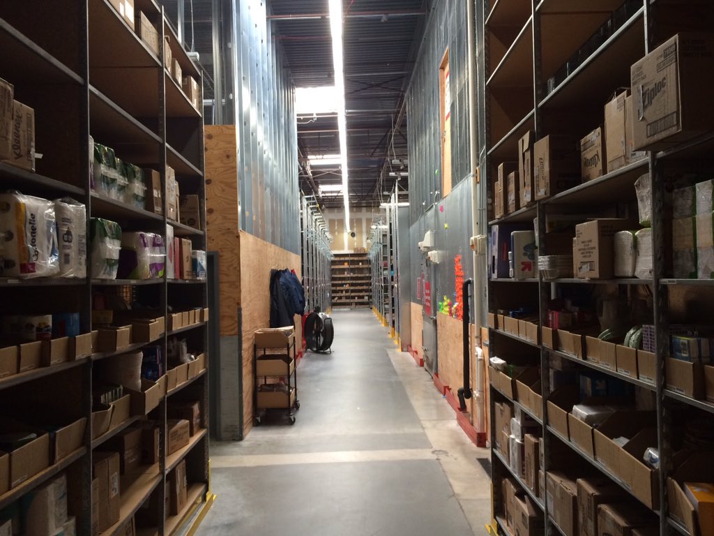 hung_doh's tweet photo. @browntm526 @davewoolet @spetersbullseye @JayYezzi #cleanbackroom #expectation https://t.co/NoiZ8PcZte