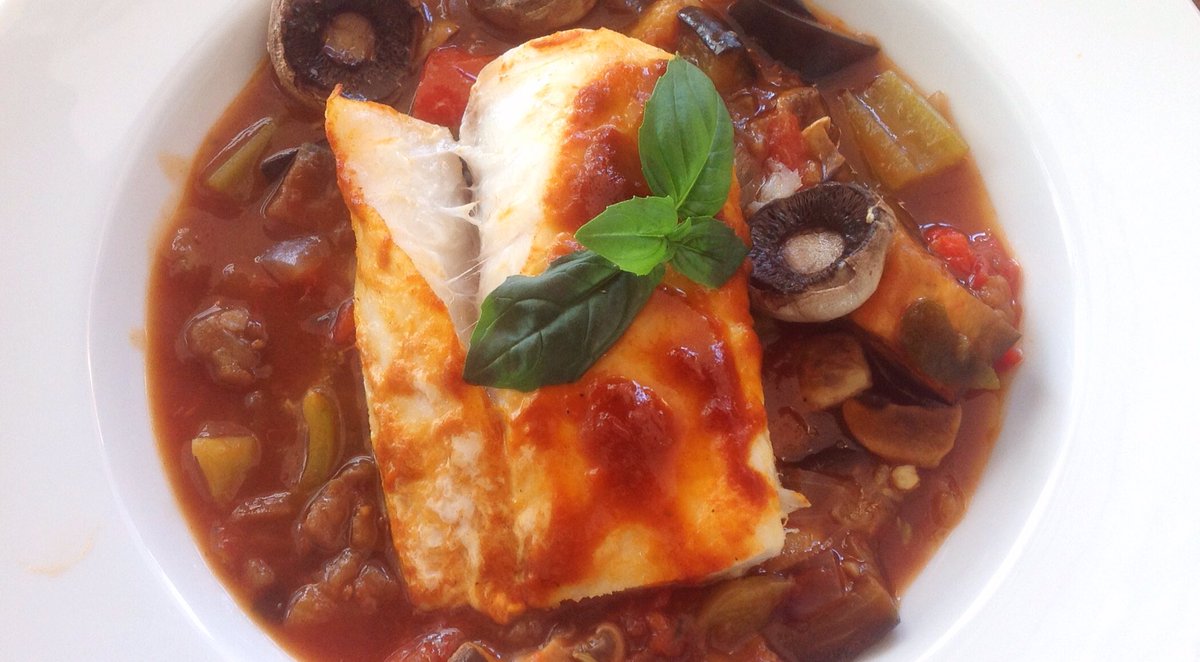 thecooktwit's tweet image. Pre match #fastday tea of cod and ratatouille #eatmorefish
