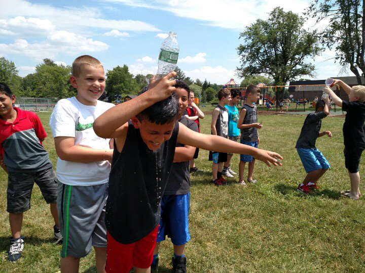 MREteam4's tweet photo. 4th Grade Water Day continued..... https://t.co/3TDDDBUte9
