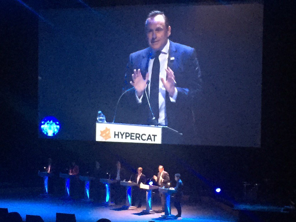 jollijacktar's tweet photo. @martin_heaver in full flow at the #HypercatSummit talking about #geomii thanks to @EthosVO https://t.co/9UwnUsDFeo