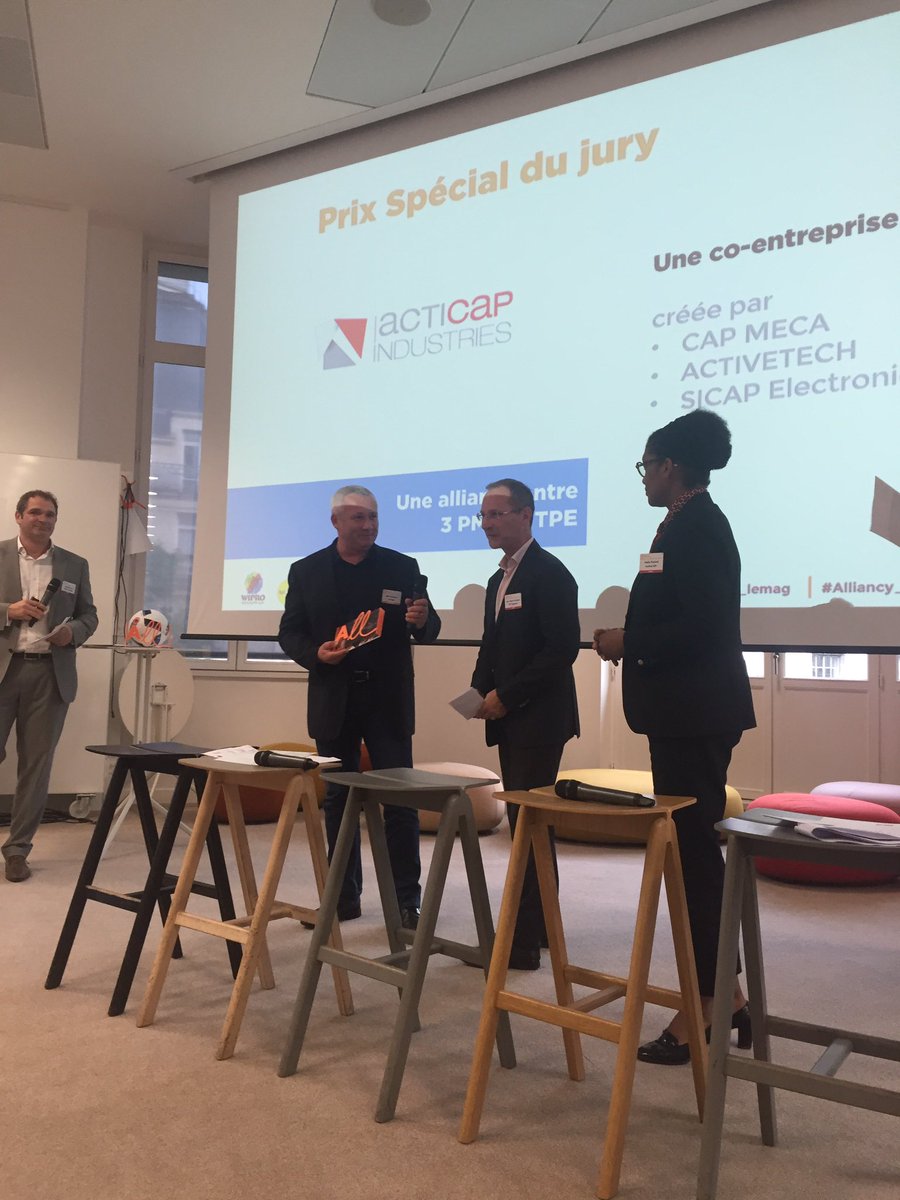 Alliancy_lemag's tweet photo. #Alliancy_leprix - Bravo à #CapMeca #Activetech &amp; #Sicap Électronique qui remportent le prix spécial du jury https://t.co/lpKj6WF4zL