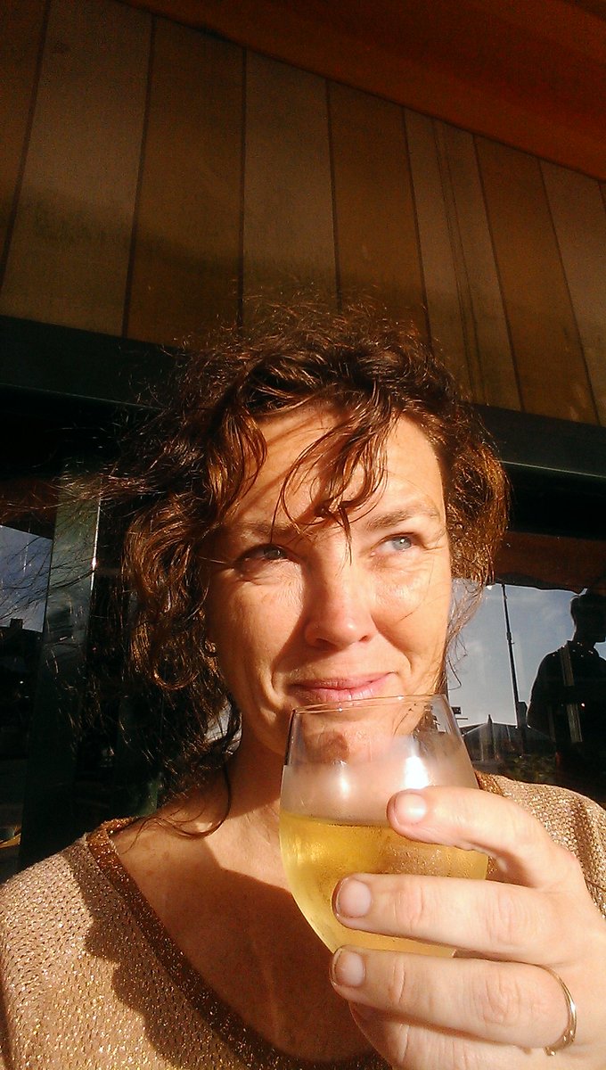 nataschavthooft's tweet photo. Heel langzaam zinkt het in. Proost Joost. Dankjewel voor alles toen, nu en straks #ljtm https://t.co/gYH9TKUCKn