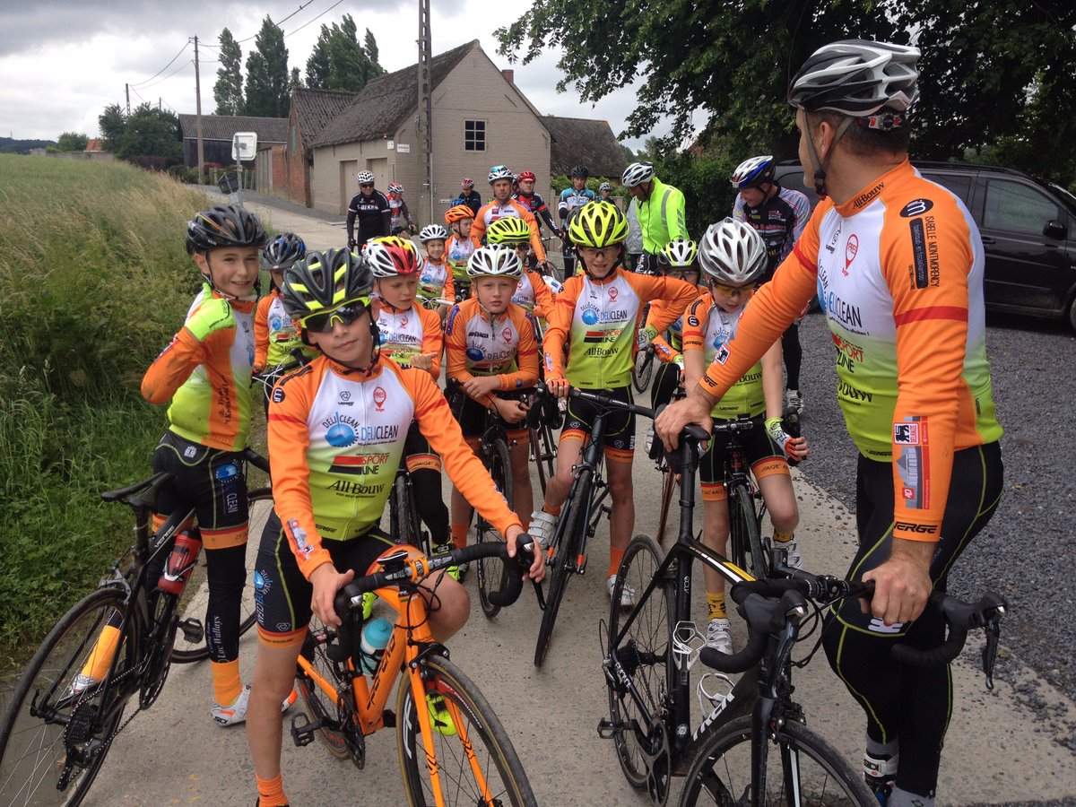 StevenMeyhui's tweet photo. Leuk belevingstochtje @RondeVlaanderen @DeKoppenberg @DePaterberg @DeOudeKwaremont 😜👍 @CTLucWallaysJRR #RideToLearn https://t.co/fh8bjQoXJF