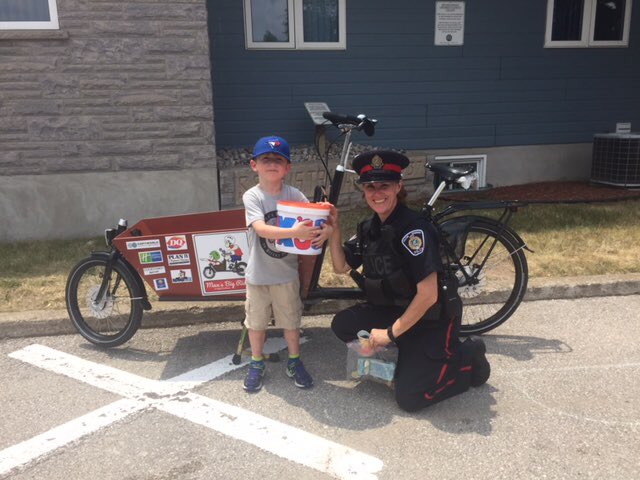 HRPS_Comm's tweet photo. Our @HRPSOak Officers were proud to support Max on #MaxsBigRide ^MRT https://t.co/ekDezMVjUz