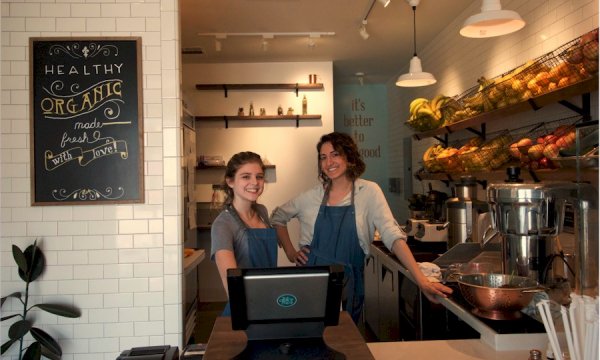 officialnoho's tweet image. OK, @thejuiceparlor gets #NoHo. They have a drink just for #dancers: ‘Dancing Shoes’ ow.ly/JnoQ301s0Ej