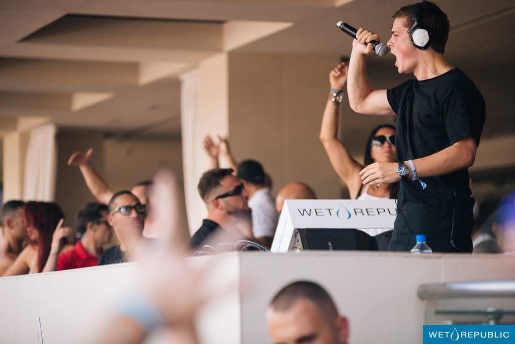 Another epic performance by @MartinGarrix ➕✖ yesterday at @WetRepublic ! #EndlessSundays