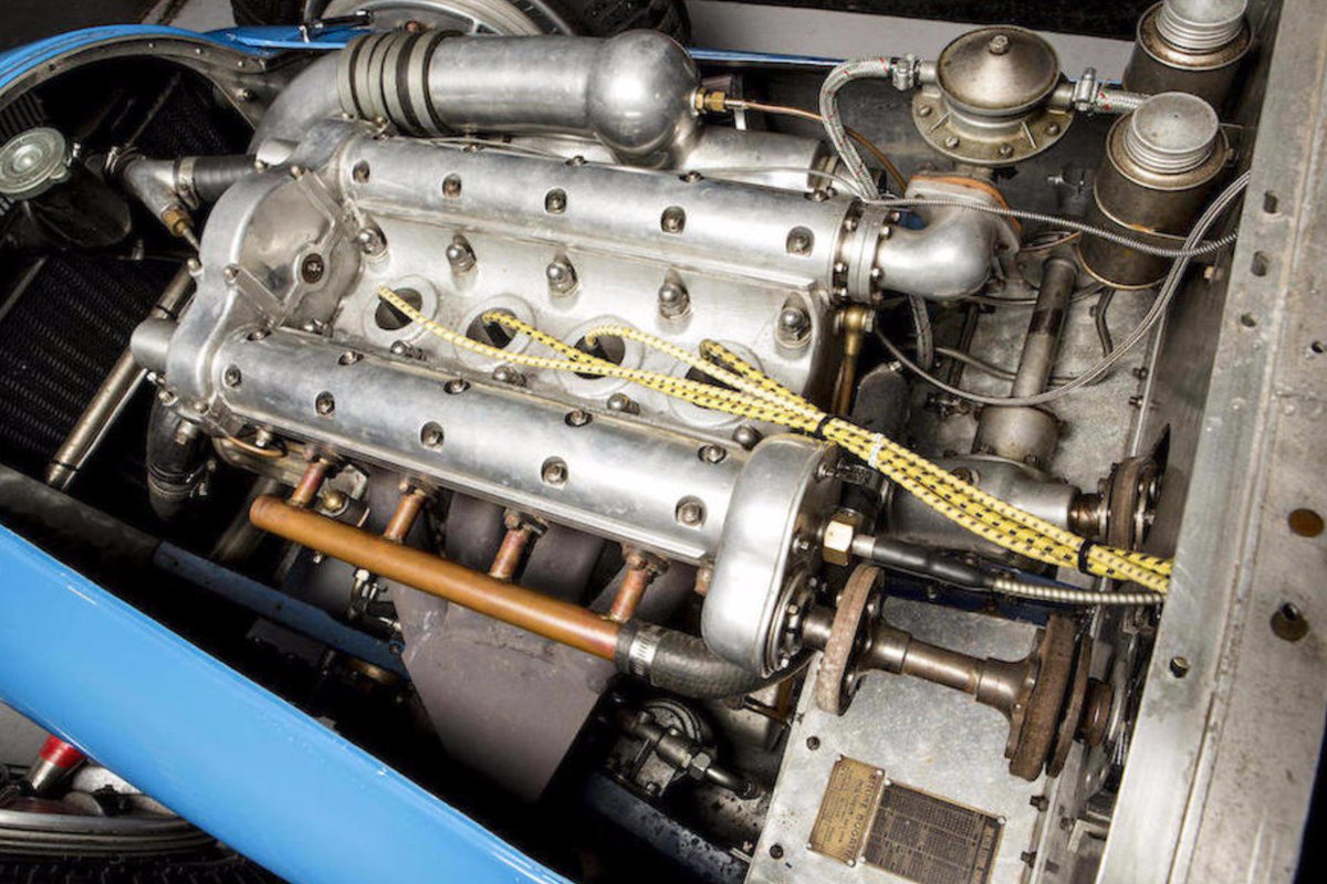 CarWaffle's tweet photo. One-of-five jaw-dropping 1946 #Bugatti Type 73Cs is off to auction, could hit $450k https://t.co/WsDKwAlyiu https://t.co/5gbQP4Rfbn