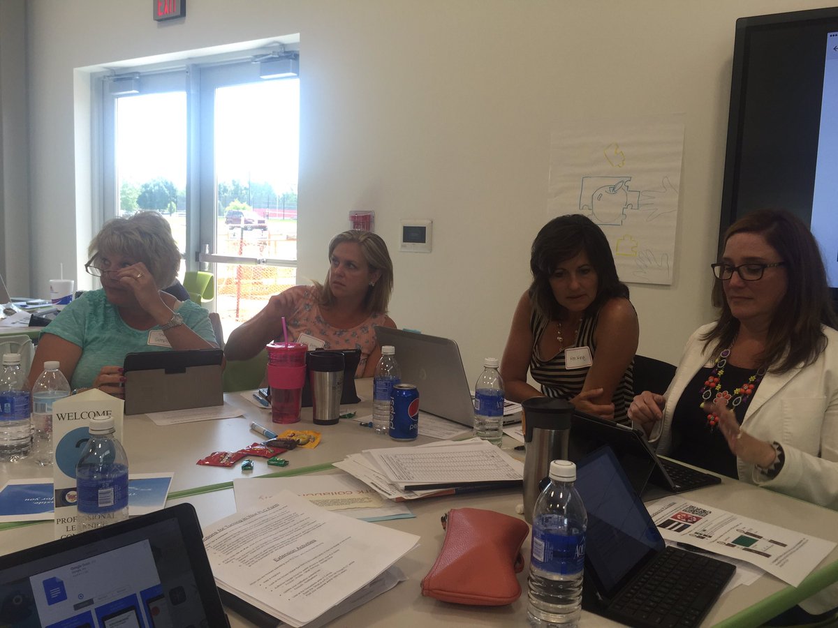 RoseTomishima's tweet photo. Shifting mindsets to use a new app: Canvas! @CGES_knights #cgplc https://t.co/qGgxSHTPV6