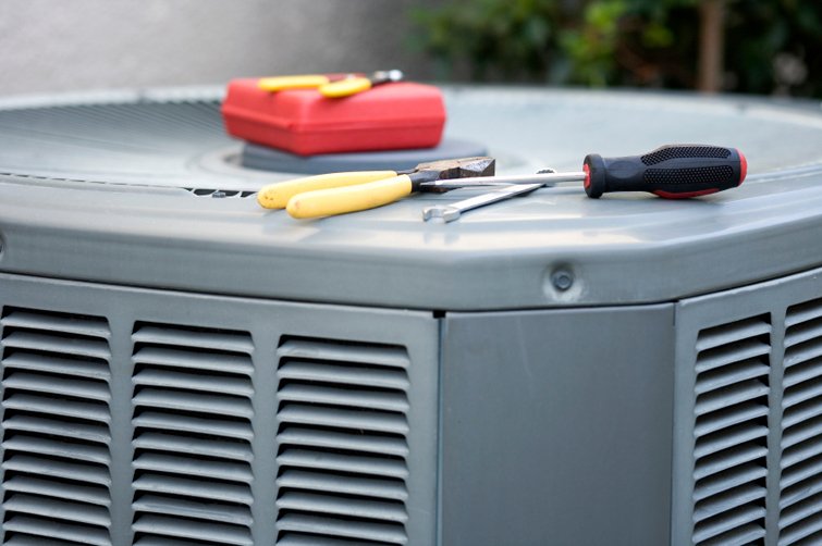 Keep your AC bill running smoothly by changing your air filters when using your unit on daily. #FirstDayOfSummer