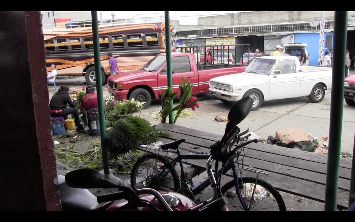 4 days left to collect data in la terminal..lots of participatory photography done today <a href="/adstevenson99/">Dr. Andrew Stevenson</a> #streetguate