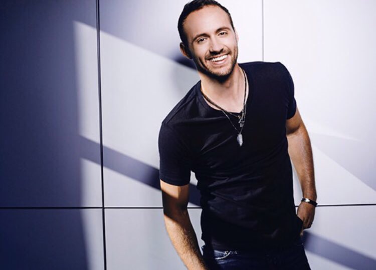TieraBolt's tweet image. Get to know @DrewRBaldridge via his debut album! Here are 7 reasons you need it #CMchat
cmchatlive.com/drew-baldridge…