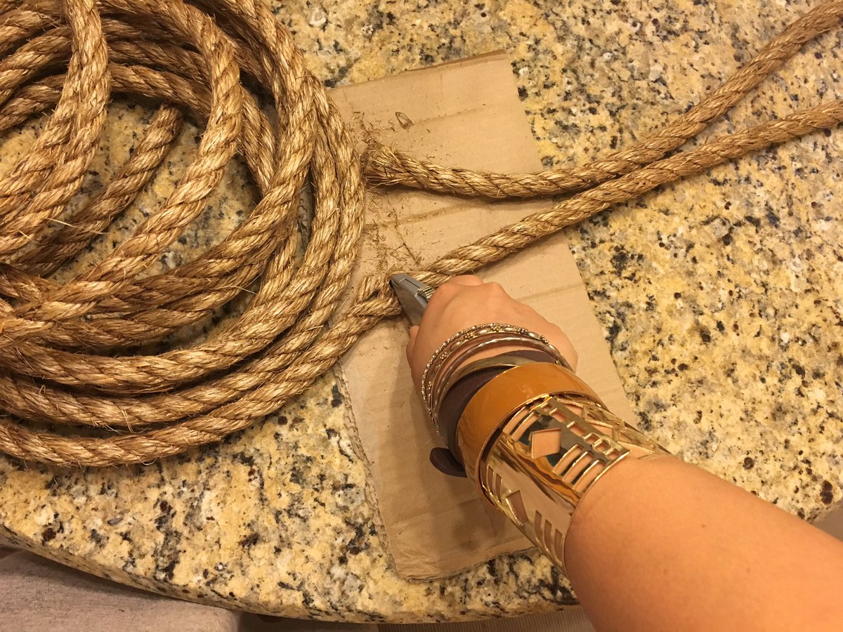 courtneyhwebber's tweet photo. Courtney in the kitchen with the box cutter and over 35 feet of rope. #EventProbs https://t.co/fwi5gqfNoc