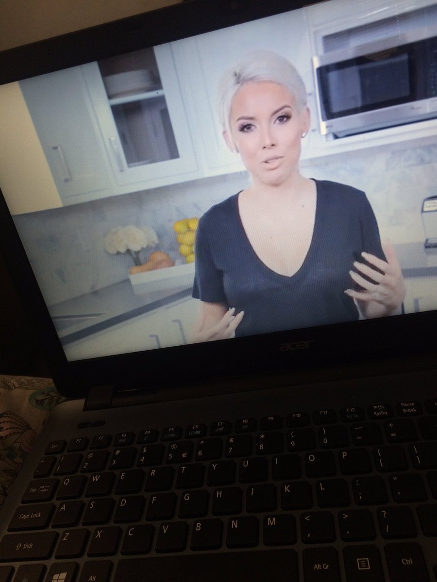 _francineee05's tweet photo. @FoodNetwork give @lustrelux her own cooking show! #CookingwithKaty https://t.co/oYbaJXJQe1