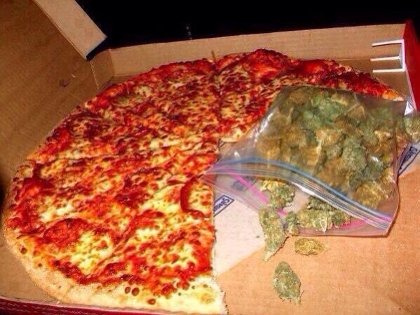 OurStonerNation's tweet photo. RT for Pizza. LIKE for weed. https://t.co/u3PkcWOU7e