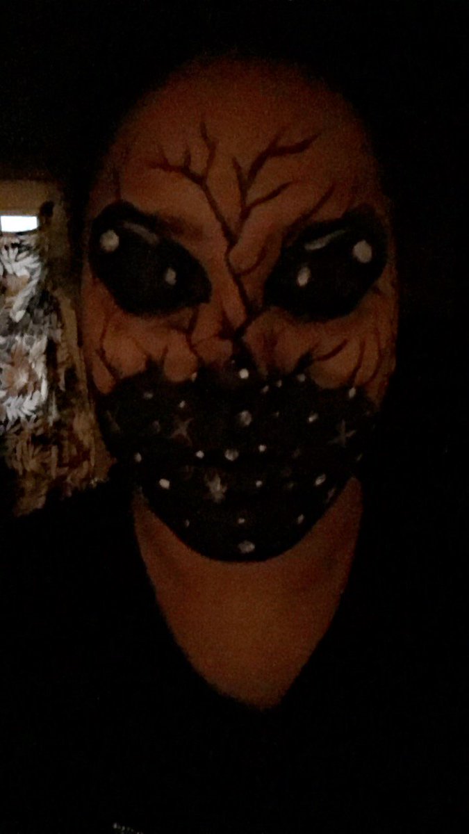 ChelzzzE's tweet photo. Shoutout to @callowlilyart on Instagram for the inspiration of this look, I had to recreate it. @THETomSavini https://t.co/xM4Vsahtu5