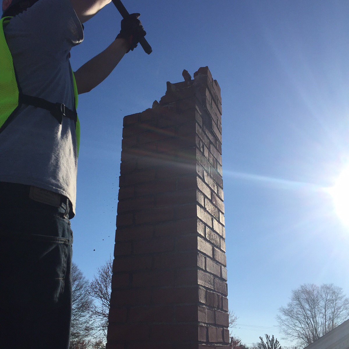 fnolen73's tweet photo. Chimney Demolition on this bright sunny day. https://t.co/BdEQo3tTmX