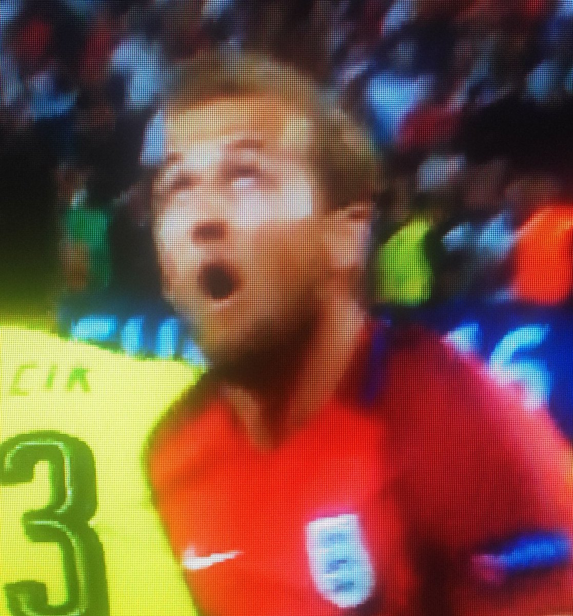 KC_Runz's tweet photo. If the cunt opened any wider he'd swallow the ball!
#Kane #CatchingAFly #Mong https://t.co/buD6a2J5Dl