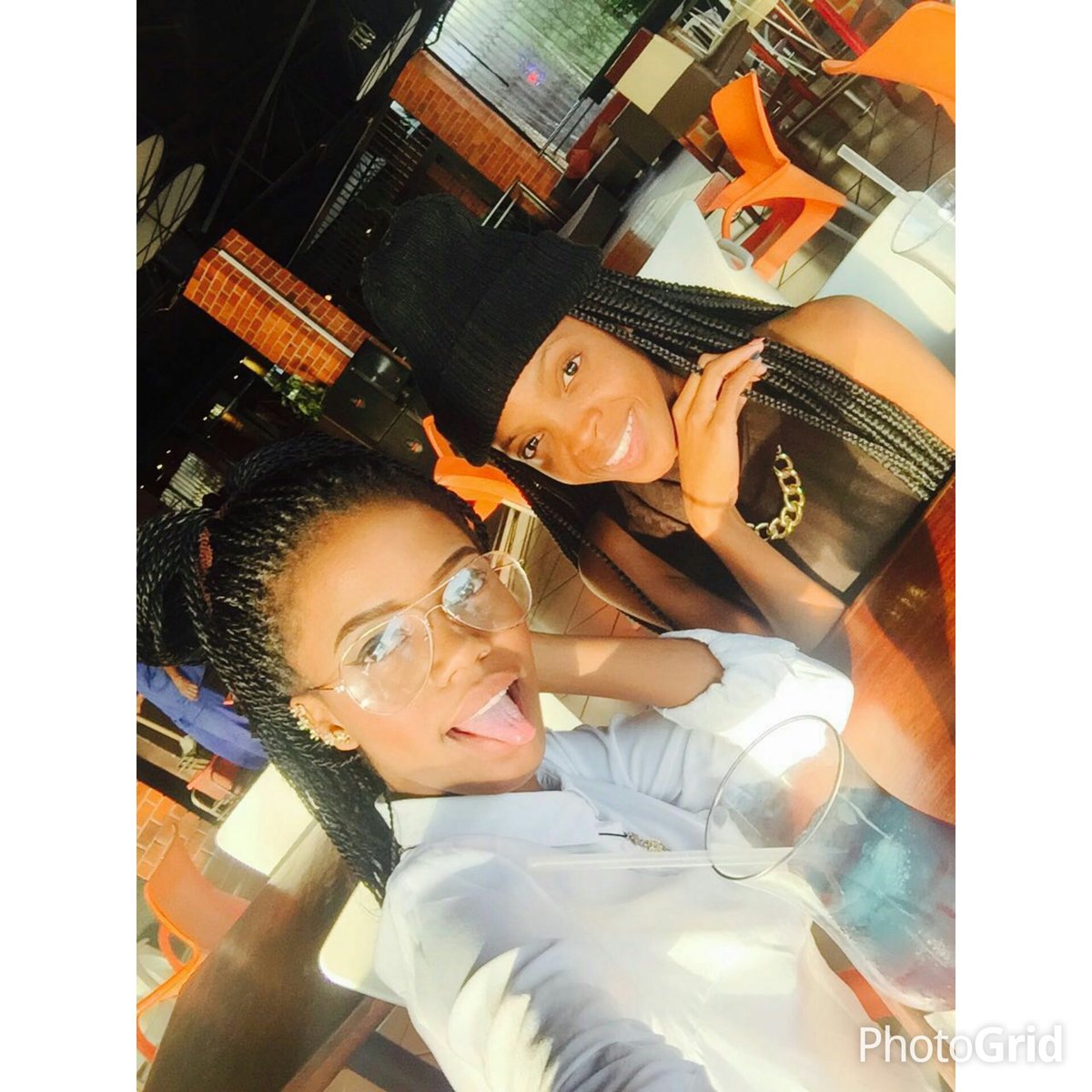 nyabzie's tweet photo. Guess who's back in town😆😋yassss my girl tee😉💃had a great time with tiyezye &amp; gucci earlier today😍#Rhaps https://t.co/furweraDTE