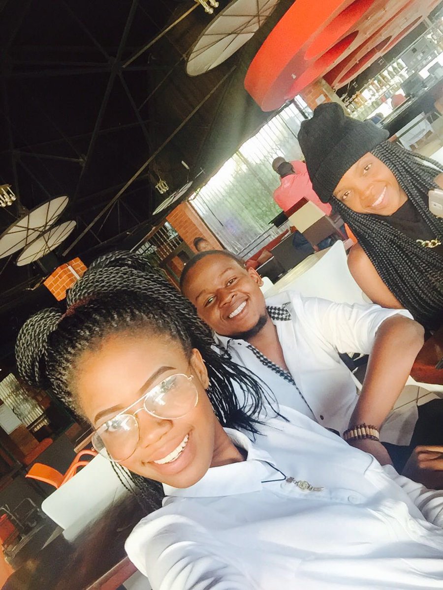 nyabzie's tweet photo. Guess who's back in town😆😋yassss my girl tee😉💃had a great time with tiyezye &amp; gucci earlier today😍#Rhaps https://t.co/furweraDTE