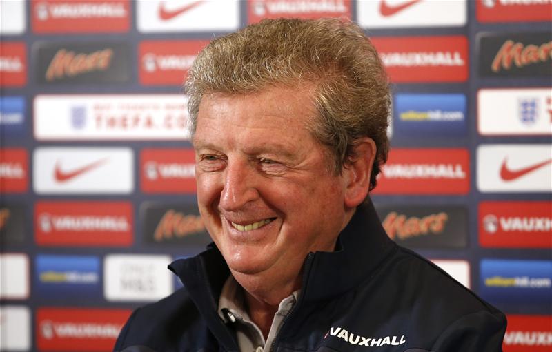 FootballFanCast's tweet photo. Full time! #Eng0-0#Slo.. Roy's reserves have qualified from Group B whilst boring us to death. Nicely done #Euro2016 https://t.co/6lXOLJ92UY