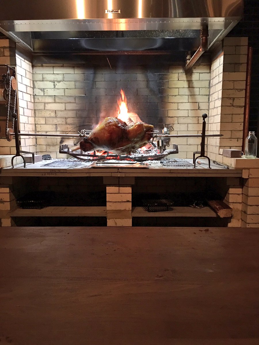 Kris27jam's tweet photo. 🐮🔥🐮🔥 @flatironsteak #Shoredtich #London #midweekdining https://t.co/DpD9pctyO5